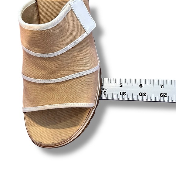 Clarks Canvas Tan And White Hook And Loop Stripe Slide Women's Size 9M Slip On - Picture 10 of 11